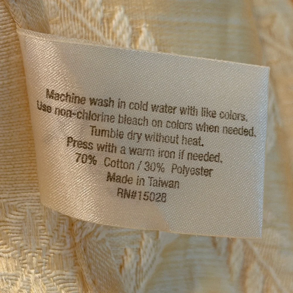 NWT Vintage Lenox Laurel Leaf Tablecloth. Damask | Golden Yellow | 70” Round